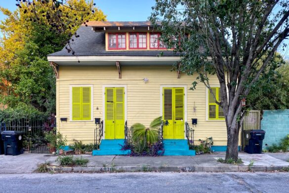 Adventure through the tree canopies in La Fortuna