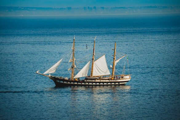 photo-1694104311761-b4d01054558e.jpg Sorrento Marina Grande with boats