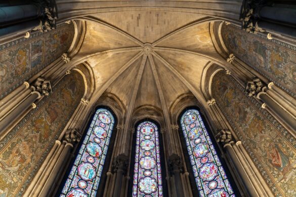Kayaking in stunning Cathedral Cove