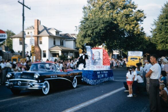 photo-1687254522870-cd154f64bbd6.jpg Procession during the Vegetarian Festival