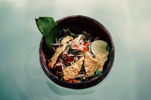 Delicious traditional Thai food served at floating markets.