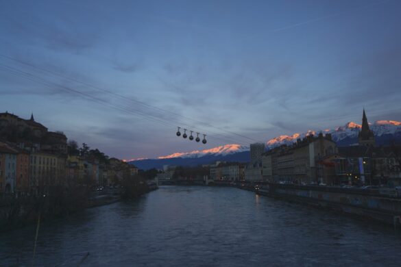 Ponte Vecchio bridge during sunset