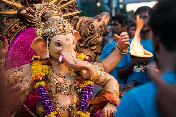 Live storytelling of Indian myths during festivals