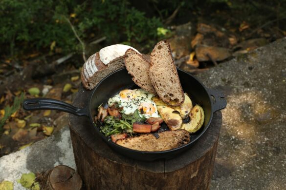 Delicious Irish stew served with bread