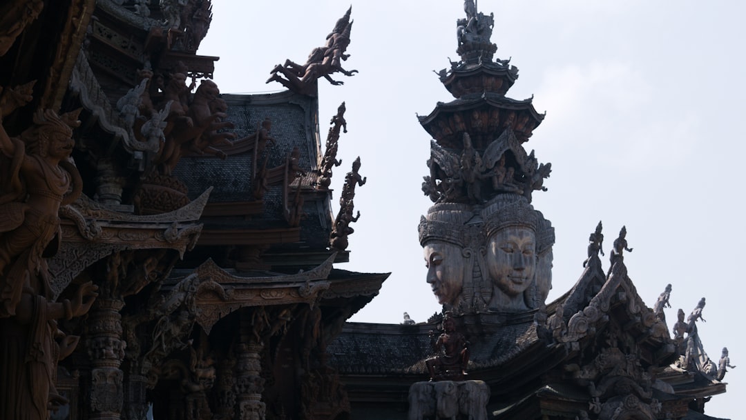 Overview of Thailand's beautiful temples