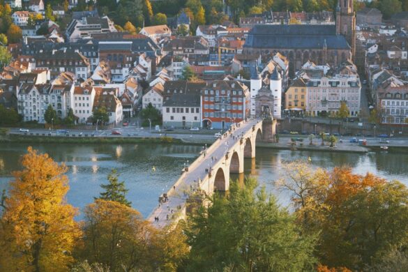 photo-1638400985984-96521da67ce3.jpg Historical Chapel Bridge Lucerne.