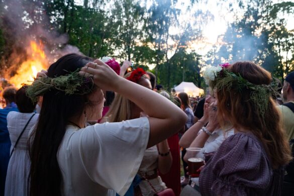 photo-1656152165460-695cb494a5cb.jpg Various performances during Notte Bianca.