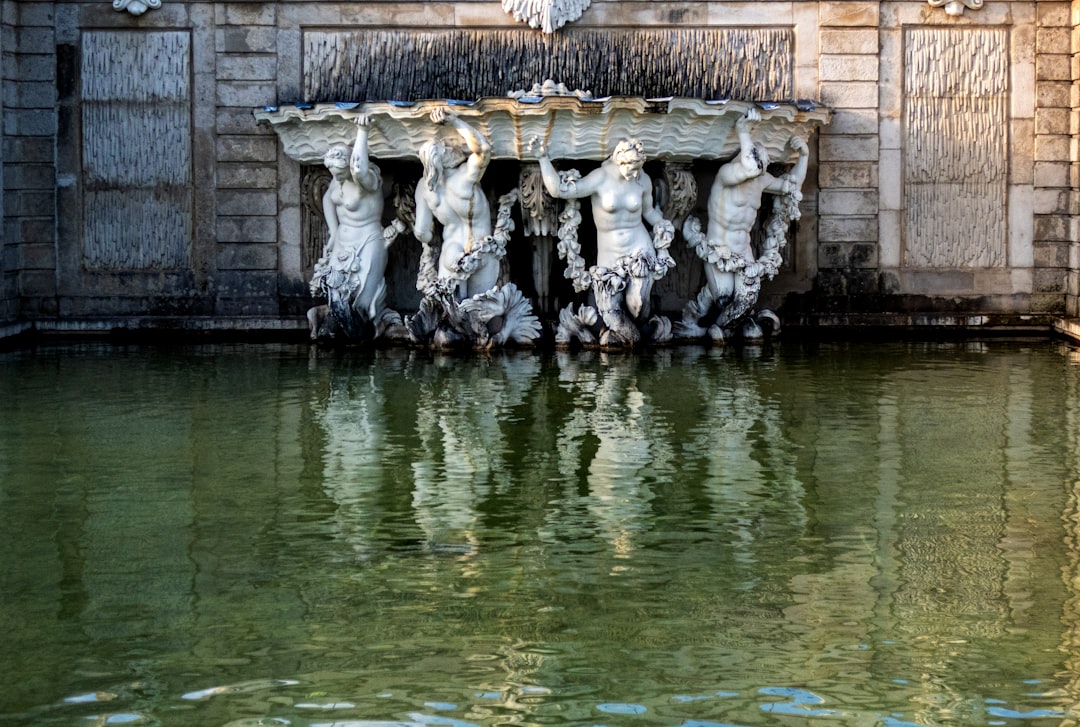 photo-1662880930177-9f0079534f65.jpg Roman Baths in Bath, United Kingdom