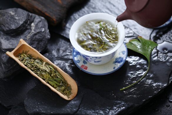 photo-1672836916222-78aa0af3fa7b.jpg Bouillabaisse served in a bowl with herbs