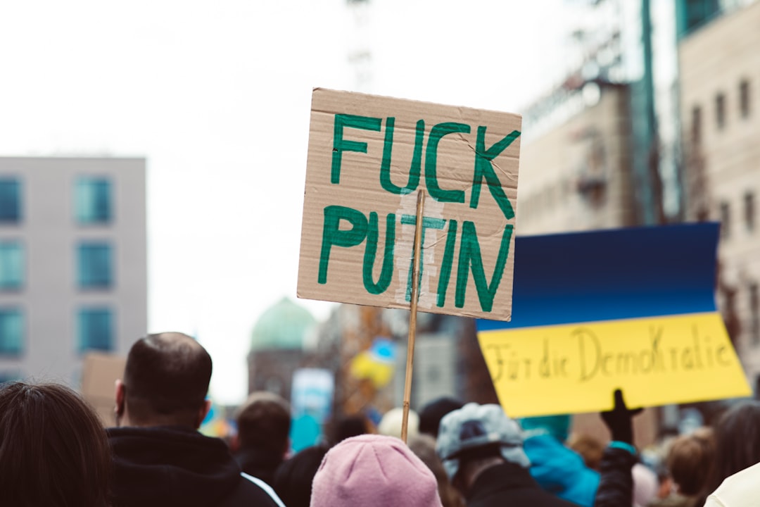 photo-1645902717892-14d99a4e8f43.jpg Gourmet variations of poutine with toppings