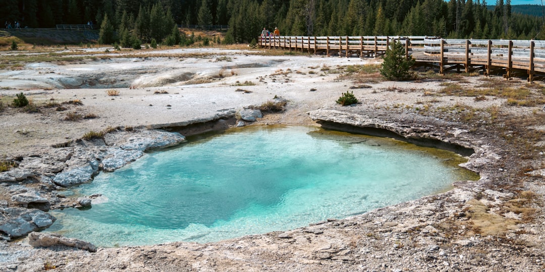 photo-1758813094614-c8d946fff822.jpg Geyser in Yellowstone National Park