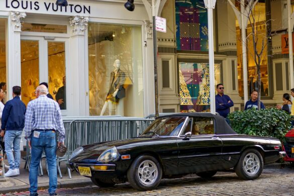Contemporary design of Louis Vuitton Foundation