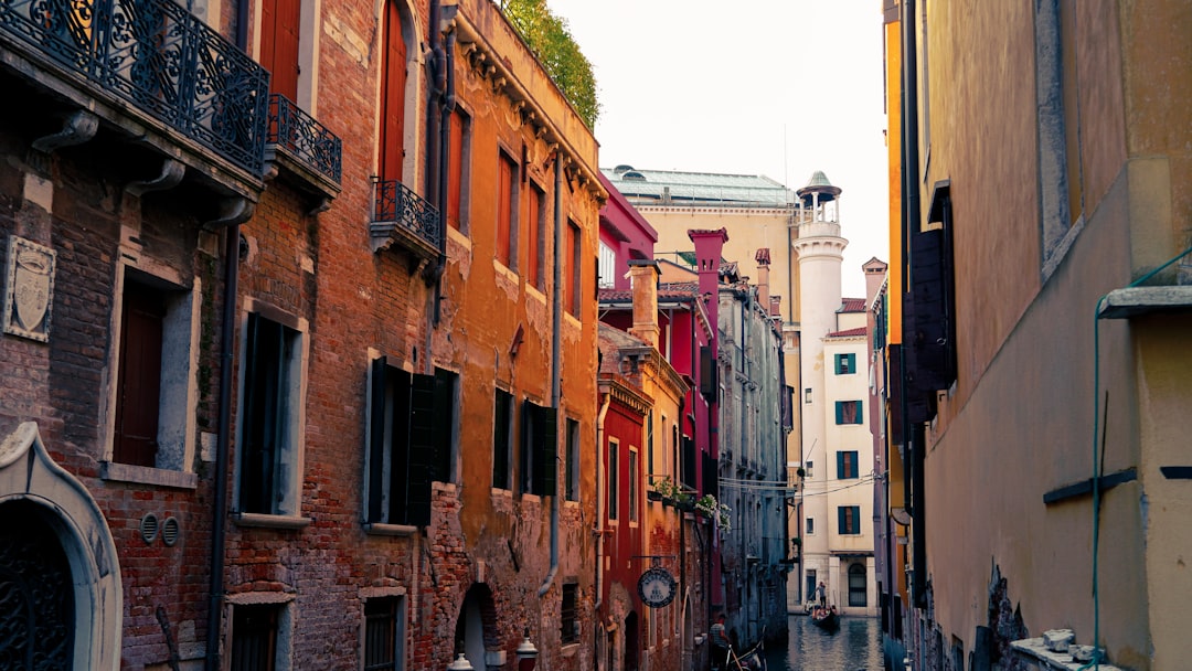 Travel guide to Italian cities in 2026.