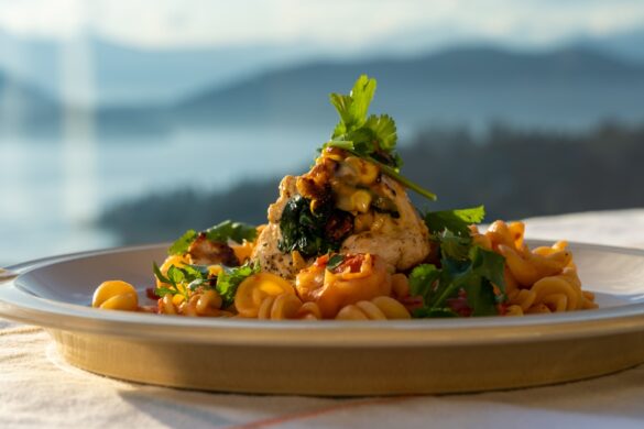 photo-1587494908334-2e71bc7dcad7.jpg Plate of delicious Canadian cuisine from Vancouver