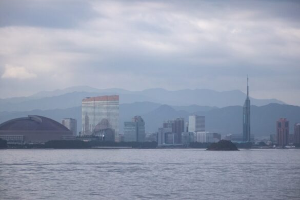 photo-1707422941888-32b31c4c5af7.jpg Fukuoka Tower with sunset view