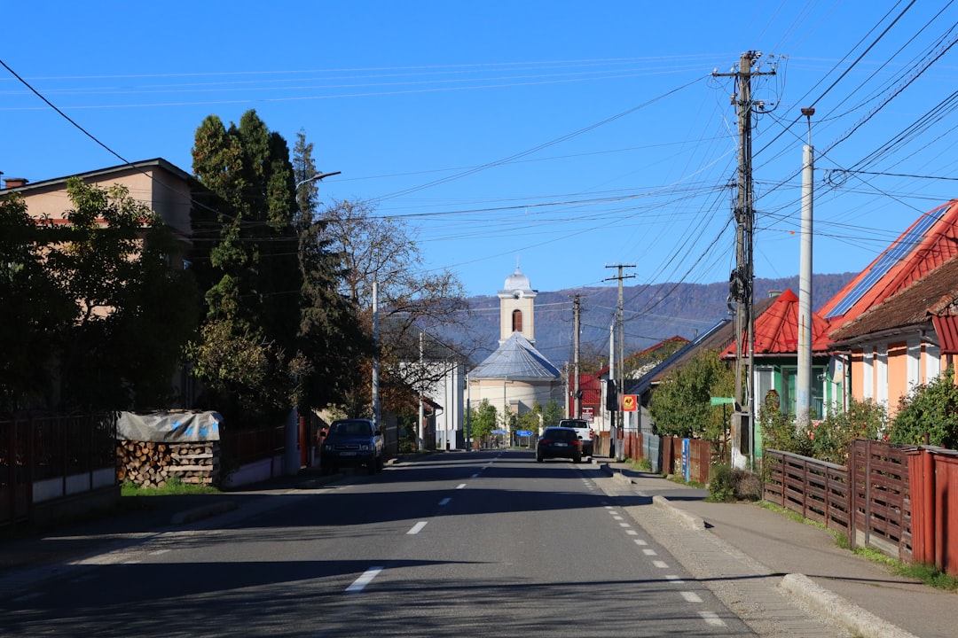 photo-1738705582303-231cc6298ef4.jpg The charming streets of Grožnjan, an artist village.