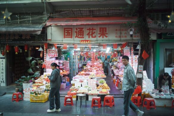 Food market showcasing Cantonese cuisine